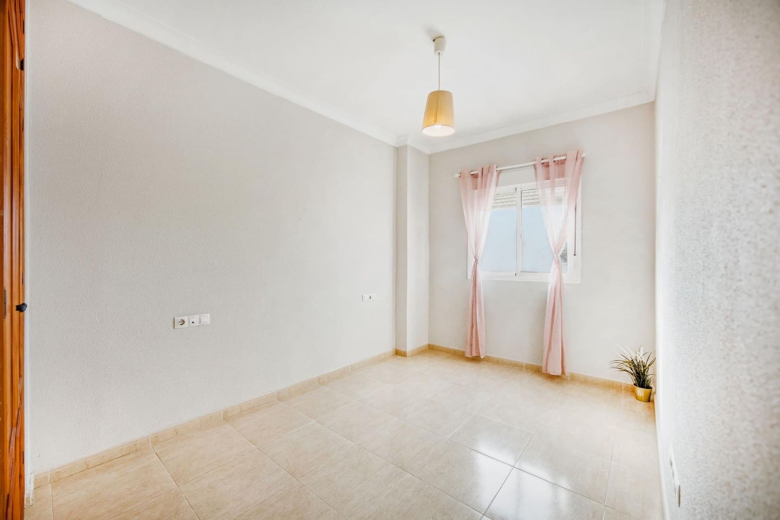 Piso de 2 habitaciones en Chiclana de la Frontera en venta - 144.990 € (Ref: 9608265)