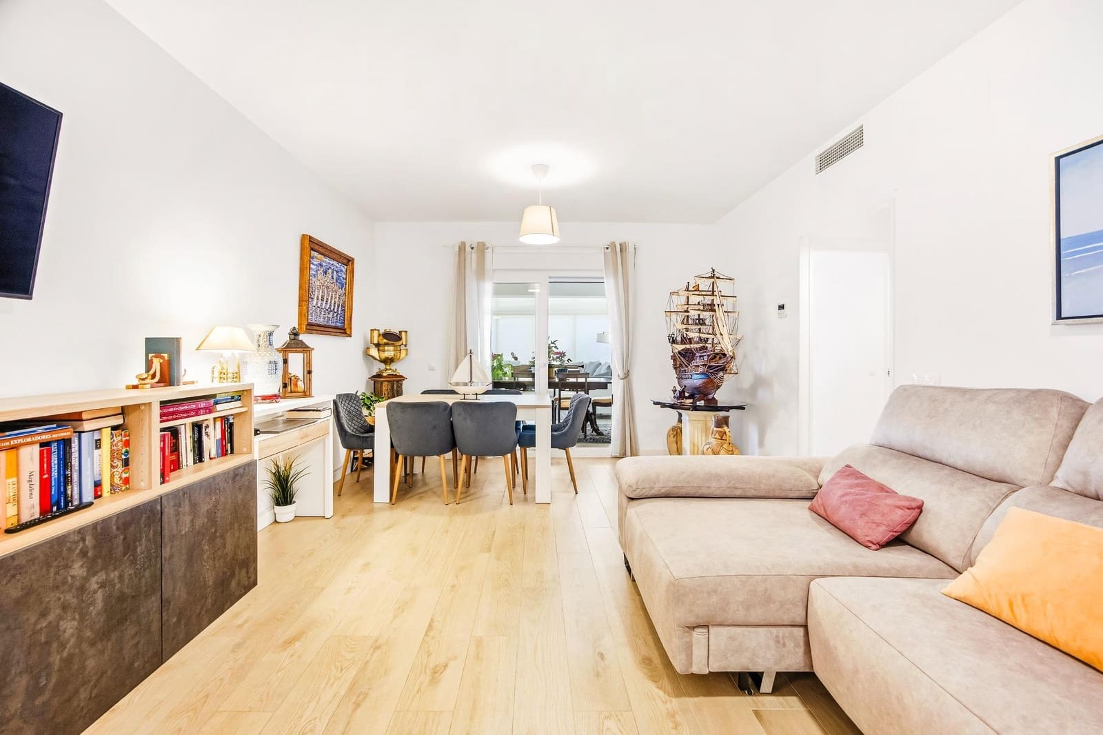 2 soveværelse Lejlighed til salg i Chiclana de la Frontera - € 259.990 (Ref: 9616091)