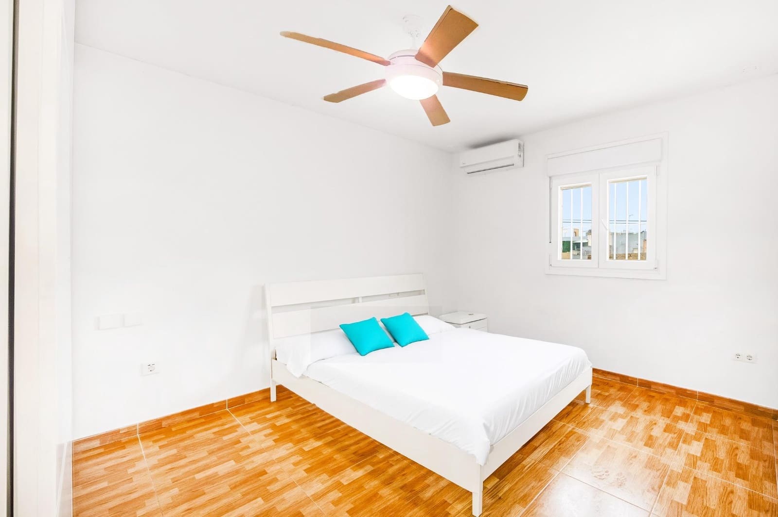 3 soveværelse Villa til salg i Chiclana de la Frontera - € 199.990 (Ref: 9619521)