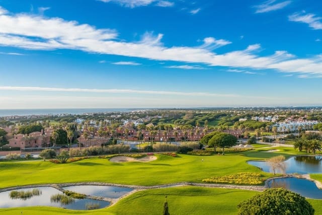 3 makuuhuone Rivitalo myytävänä paikassa Novo Sancti Petri, Chiclana de la Frontera mukana uima-altaan - 659 900 € (Ref: 9625928)