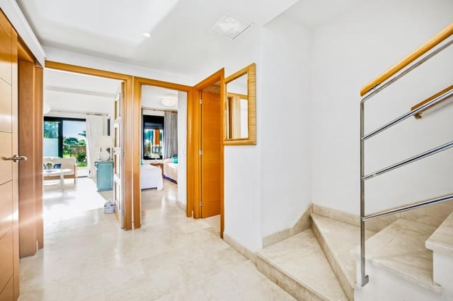 3 makuuhuone Rivitalo myytävänä paikassa Novo Sancti Petri, Chiclana de la Frontera mukana uima-altaan - 659 900 € (Ref: 9625928)