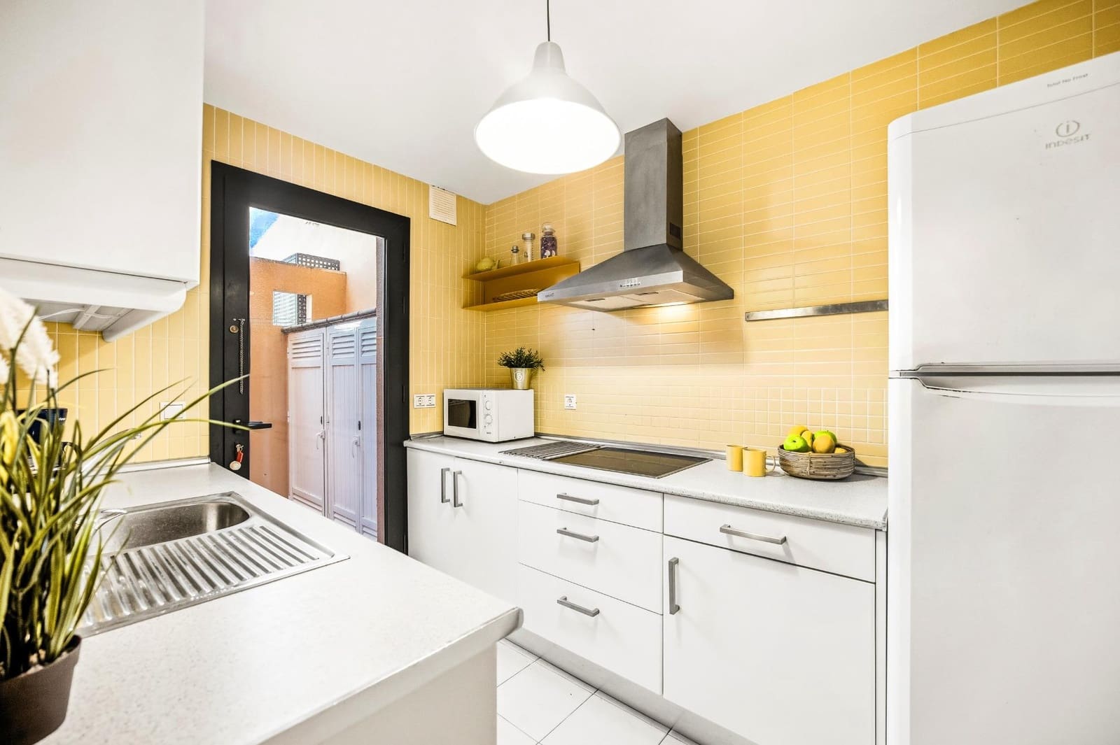 3 makuuhuone Rivitalo myytävänä paikassa Novo Sancti Petri mukana uima-altaan - 659 900 € (Ref: 9625928)