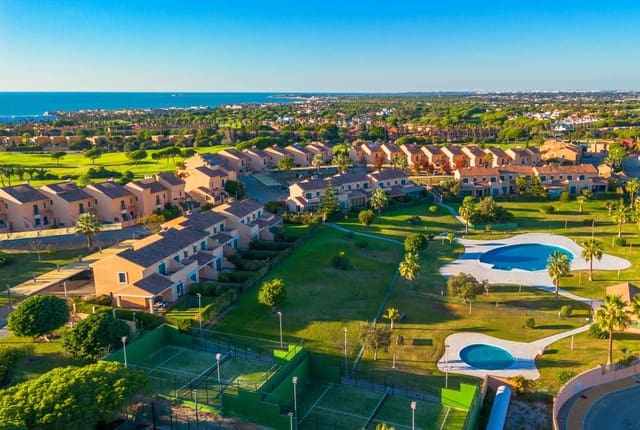 3 makuuhuone Rivitalo myytävänä paikassa Novo Sancti Petri, Chiclana de la Frontera mukana uima-altaan - 659 900 € (Ref: 9625928)