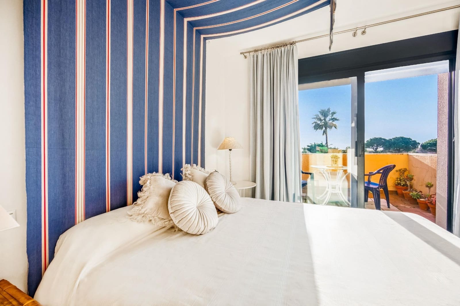 3 makuuhuone Rivitalo myytävänä paikassa Novo Sancti Petri mukana uima-altaan - 659 900 € (Ref: 9625928)