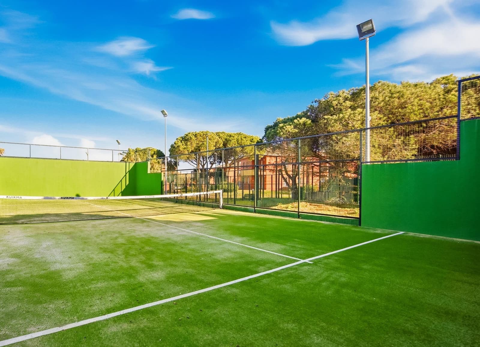 3 makuuhuone Rivitalo myytävänä paikassa Novo Sancti Petri mukana uima-altaan - 659 900 € (Ref: 9625928)