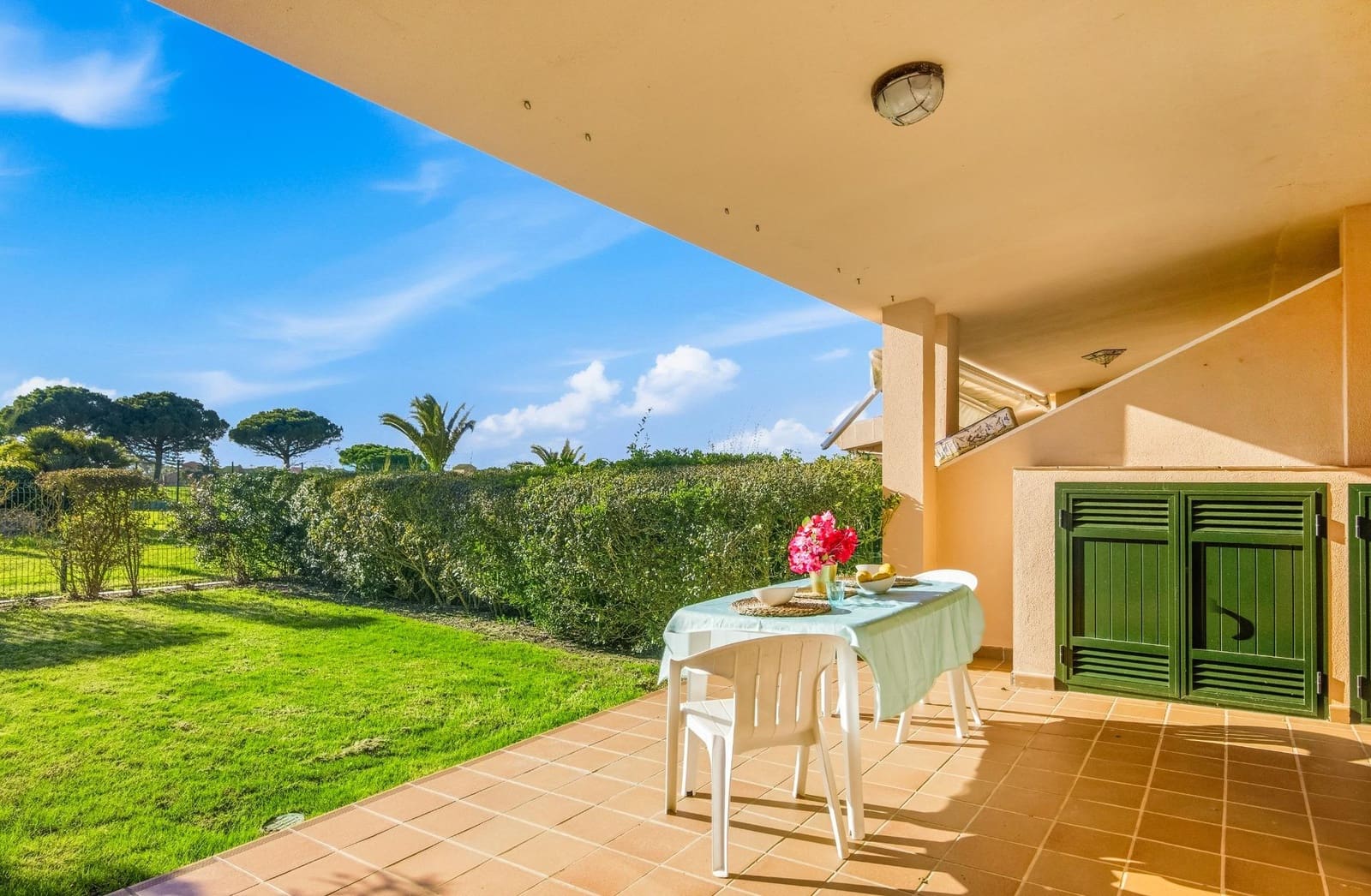 3 chambre Villa/Maison Mitoyenne à vendre à Novo Sancti Petri avec piscine - 659 900 € (Ref: 9625928)