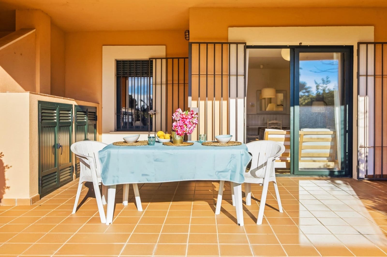 3 chambre Villa/Maison Mitoyenne à vendre à Novo Sancti Petri avec piscine - 659 900 € (Ref: 9625928)