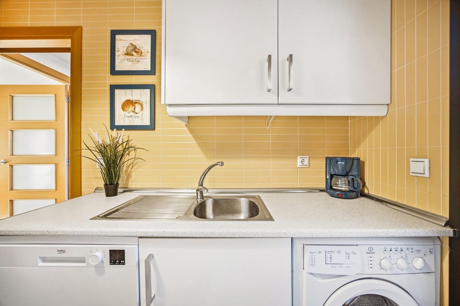 3 chambre Villa/Maison Mitoyenne à vendre à Novo Sancti Petri avec piscine - 659 900 € (Ref: 9625928)