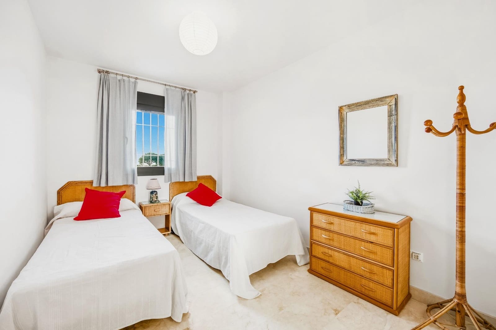 3 chambre Villa/Maison Mitoyenne à vendre à Novo Sancti Petri avec piscine - 659 900 € (Ref: 9625928)