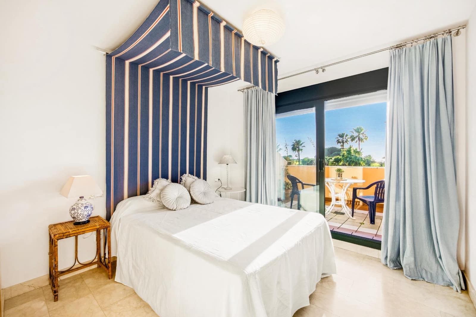 3 chambre Villa/Maison Mitoyenne à vendre à Novo Sancti Petri avec piscine - 659 900 € (Ref: 9625928)