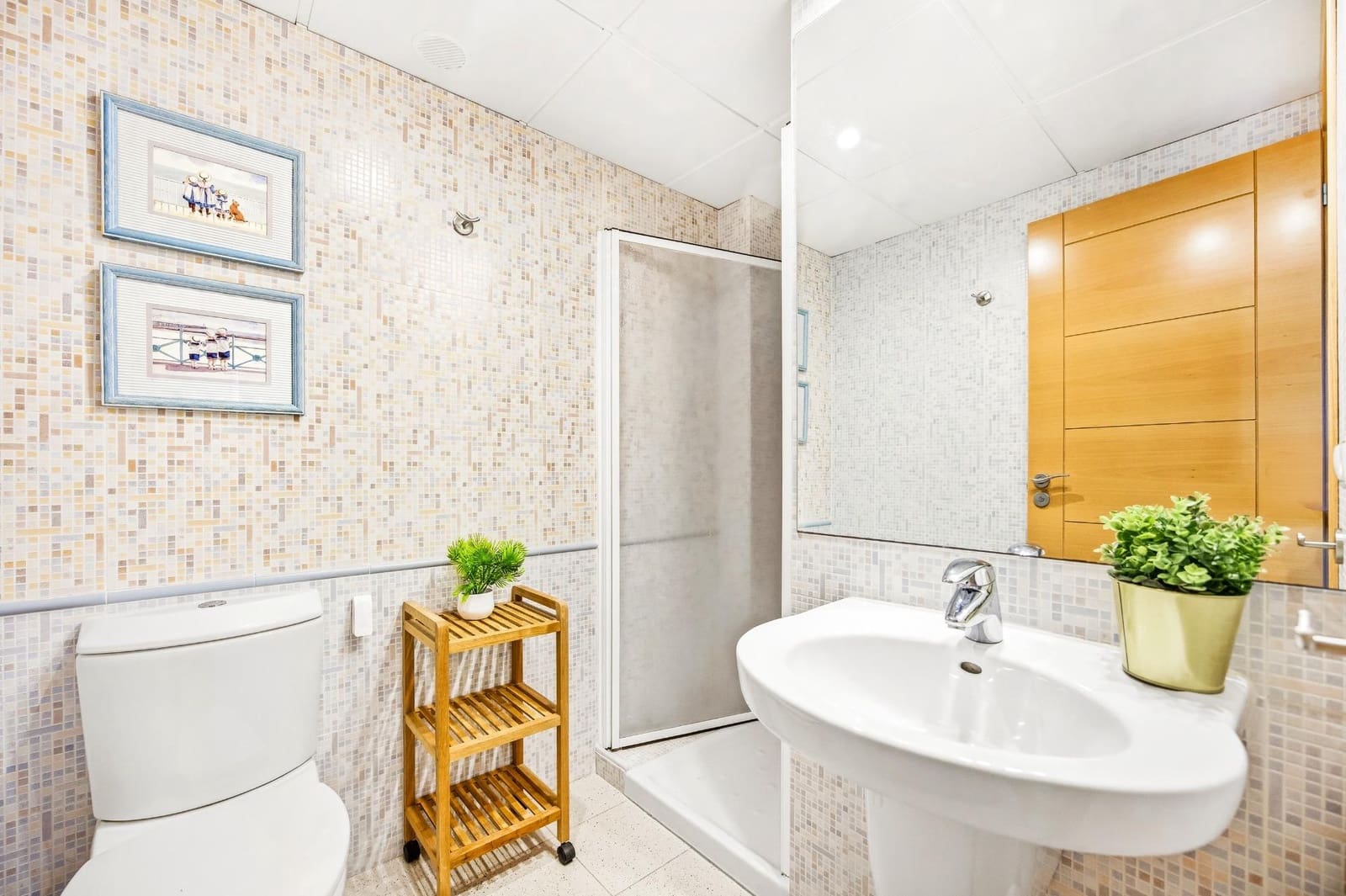 3 chambre Villa/Maison Mitoyenne à vendre à Novo Sancti Petri avec piscine - 659 900 € (Ref: 9625928)