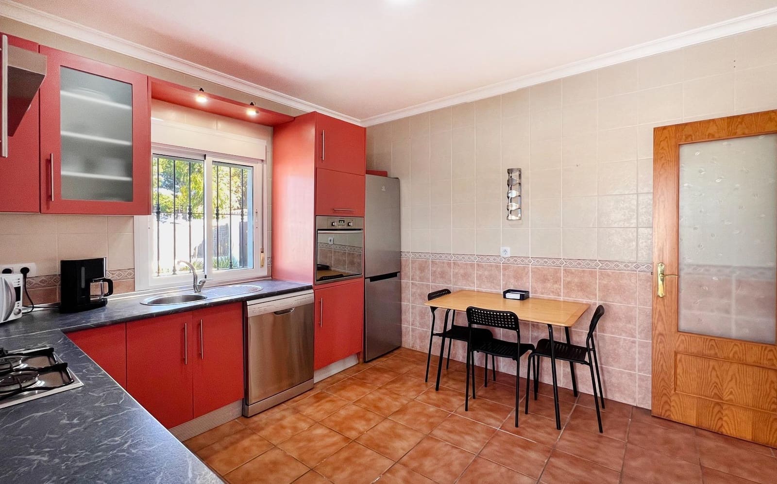 3 bedroom Villa for sale in Novo Sancti Petri with pool - € 335,000 (Ref: 9659641)