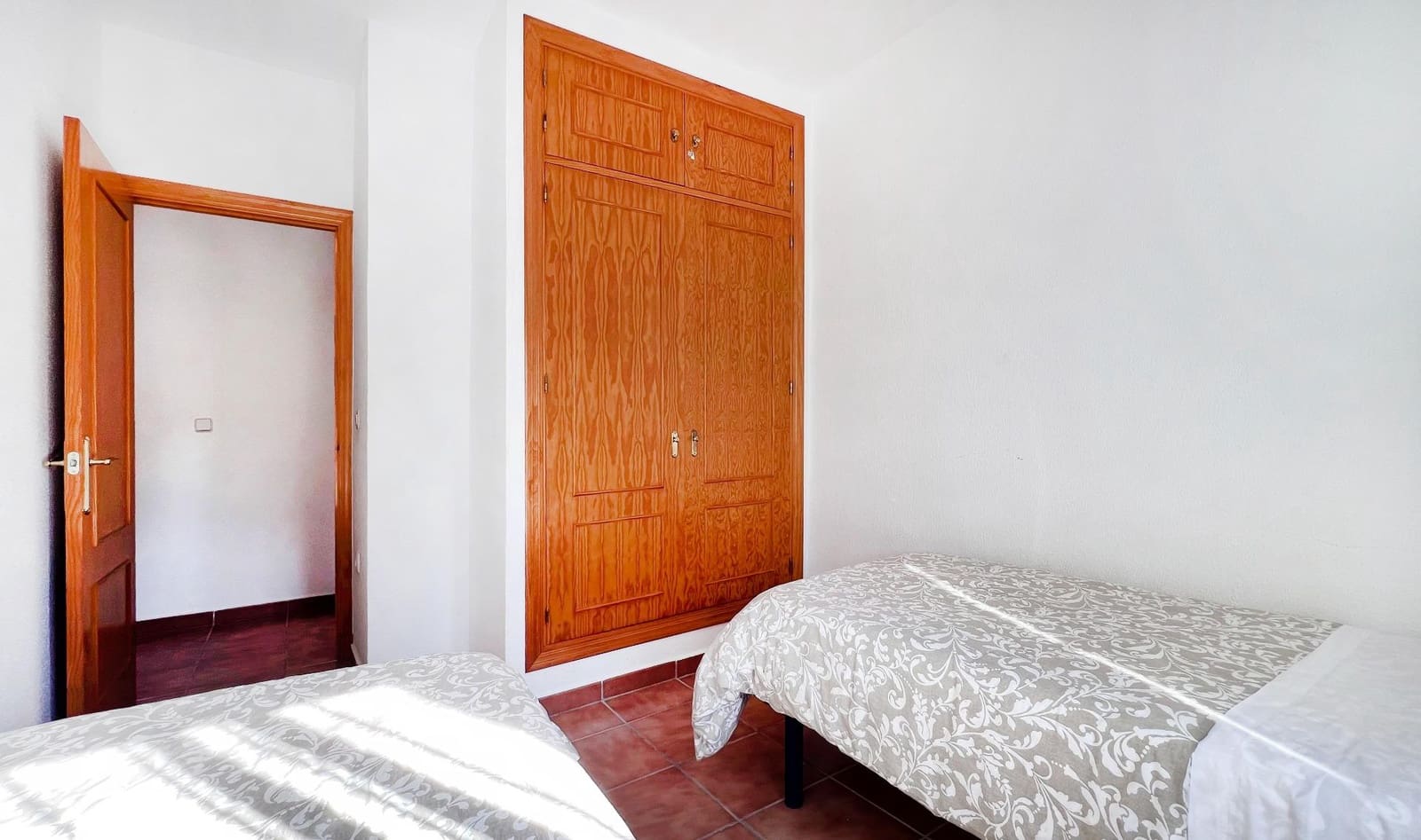 3 bedroom Villa for sale in Novo Sancti Petri with pool - € 335,000 (Ref: 9659641)