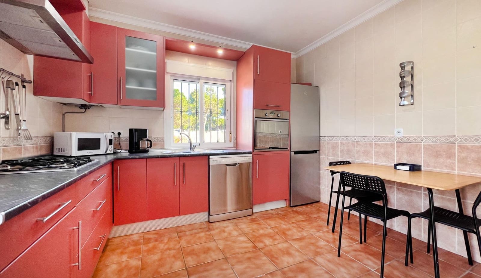 3 bedroom Villa for sale in Novo Sancti Petri with pool - € 335,000 (Ref: 9659641)