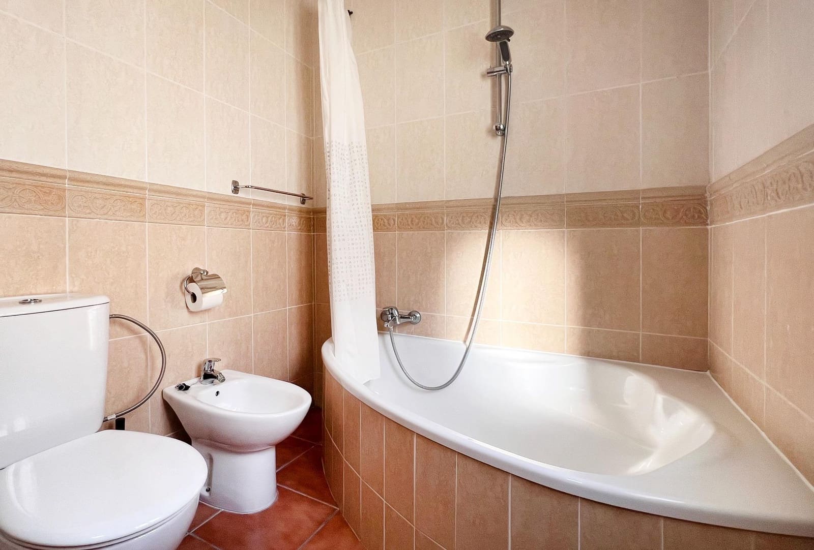 3 bedroom Villa for sale in Novo Sancti Petri with pool - € 335,000 (Ref: 9659641)