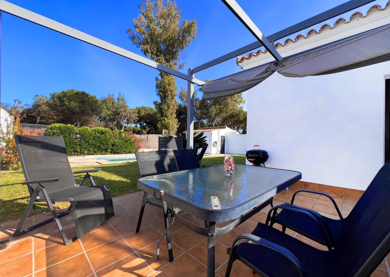 3 bedroom Villa for sale in Novo Sancti Petri with pool - € 335,000 (Ref: 9659641)