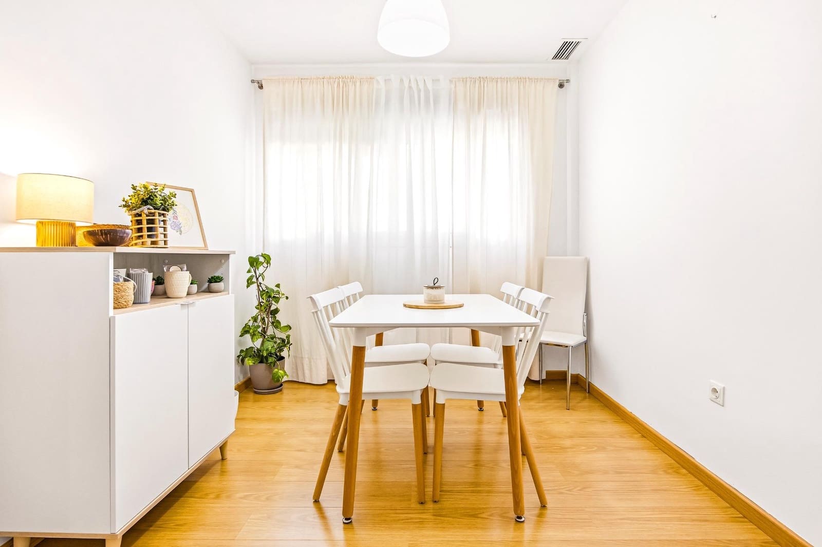 2 soveværelse Lejlighed til salg i Chiclana de la Frontera med swimmingpool garage - € 174.990 (Ref: 9698964)