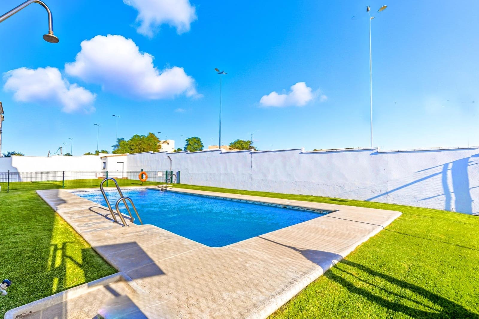 2 soveværelse Lejlighed til salg i Chiclana de la Frontera med swimmingpool garage - € 174.990 (Ref: 9698964)