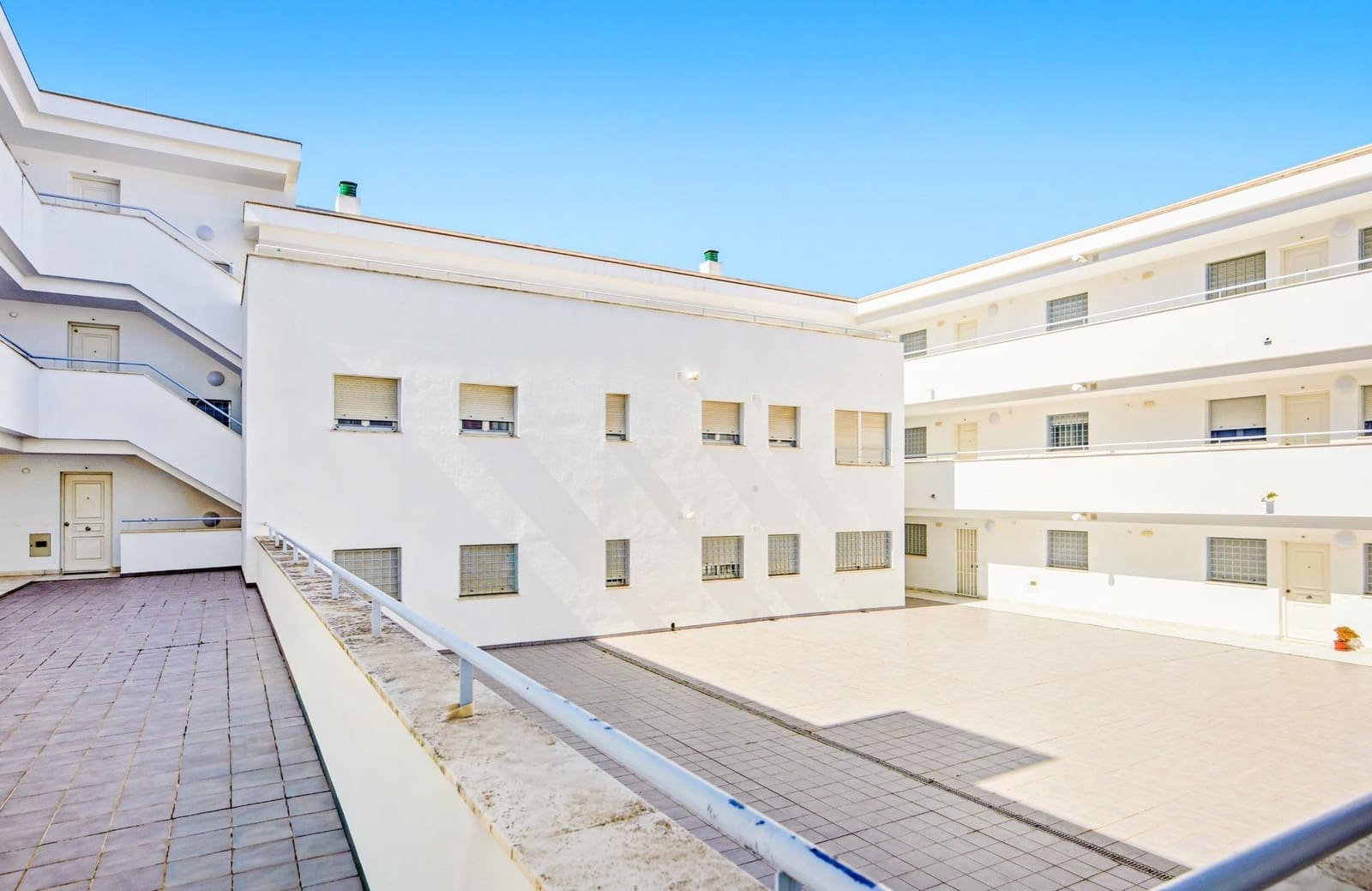 2 soveværelse Lejlighed til salg i Chiclana de la Frontera med swimmingpool garage - € 174.990 (Ref: 9698964)
