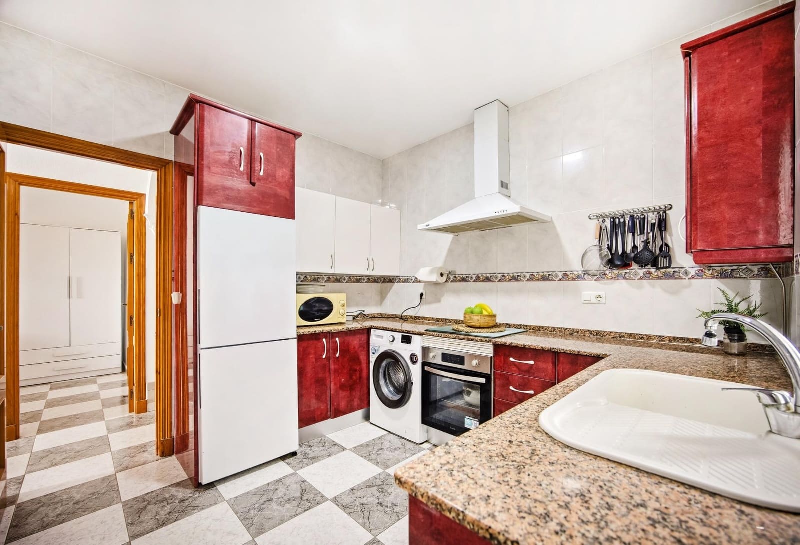 3 bedroom Villa for sale in Chiclana de la Frontera with pool - € 419,990 (Ref: 9698965)