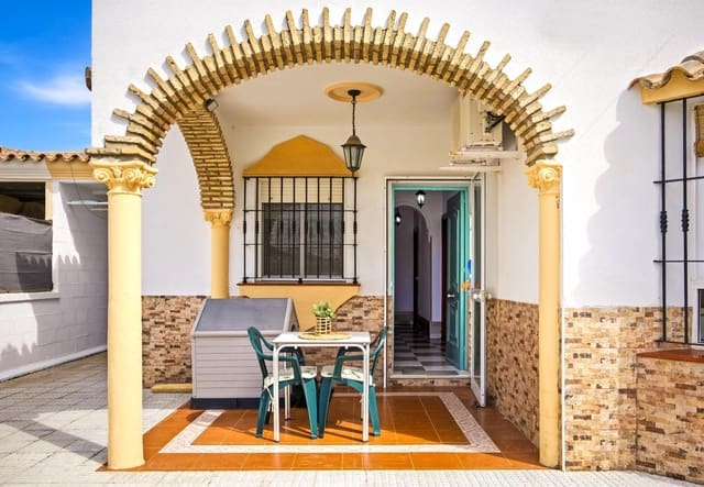 3 bedroom Villa for sale in Chiclana de la Frontera with pool - € 419,990 (Ref: 9698965)