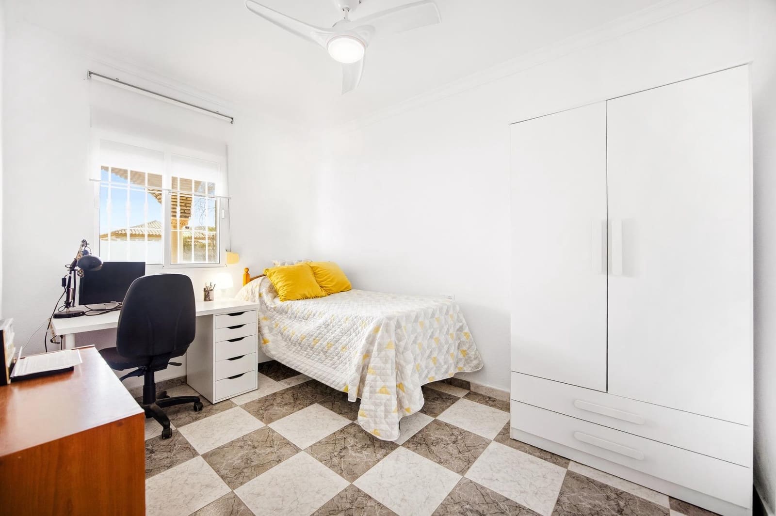 3 bedroom Villa for sale in Chiclana de la Frontera with pool - € 419,990 (Ref: 9698965)