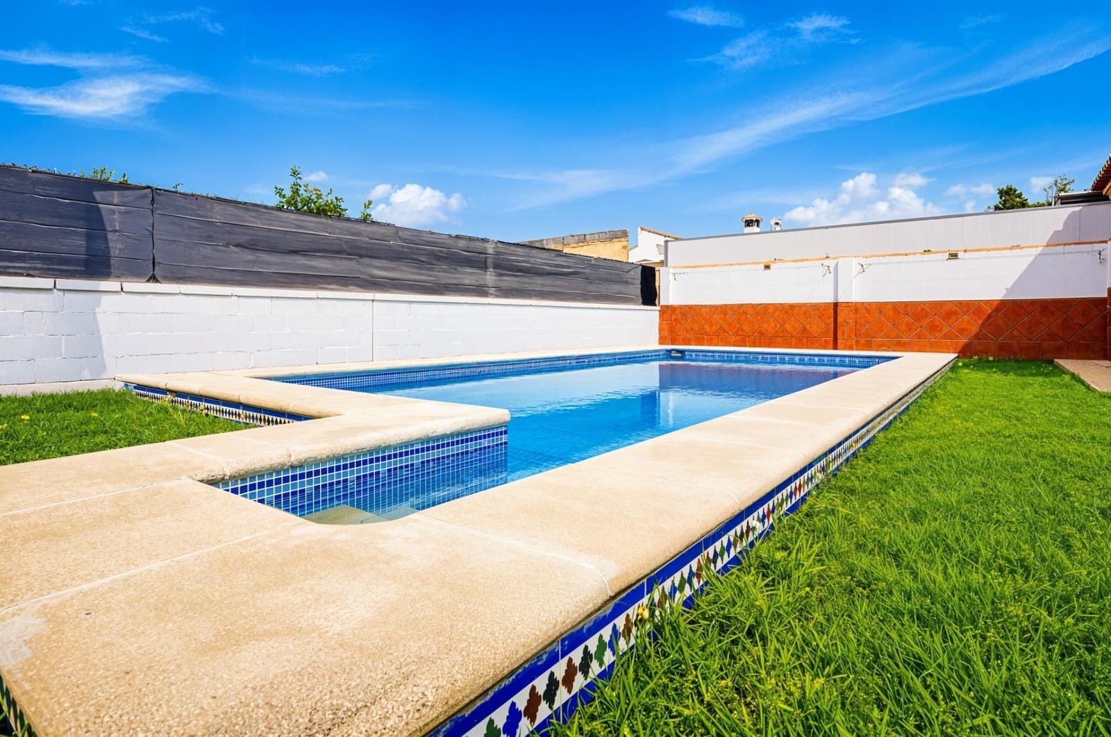 3 bedroom Villa for sale in Chiclana de la Frontera with pool - € 389,990 (Ref: 9698965)