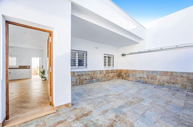 3 bedroom Townhouse for sale in Chiclana de la Frontera - € 259,990 (Ref: 9743986)