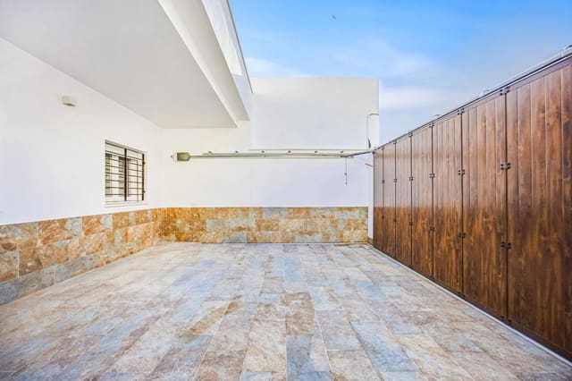 3 bedroom Townhouse for sale in Chiclana de la Frontera - € 259,990 (Ref: 9743986)