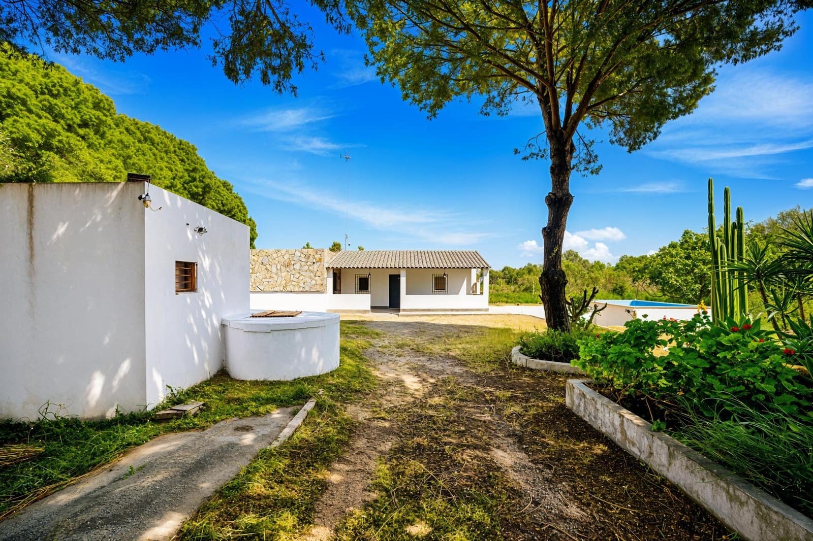 2 bedroom Villa for sale in Chiclana de la Frontera - € 199,990 (Ref: 9812328)