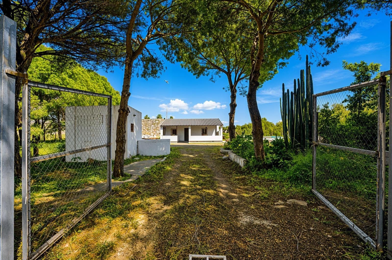 2 bedroom Villa for sale in Chiclana de la Frontera - € 199,990 (Ref: 9812328)