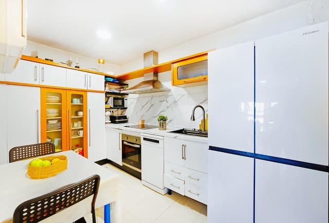 3 soveværelse Lejlighed til salg i Chiclana de la Frontera - € 189.990 (Ref: 9849656)
