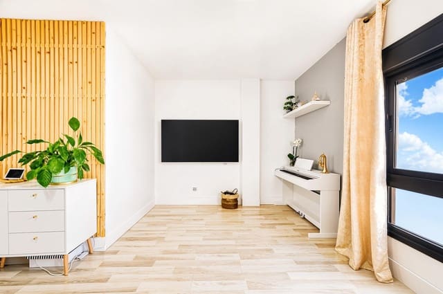3 bedroom Flat for sale in Chiclana de la Frontera - € 189,990 (Ref: 9849656)