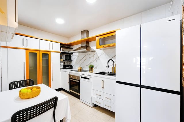 3 makuuhuone Asunto myytävänä paikassa Chiclana de la Frontera - 189 990 € (Ref: 9849656)