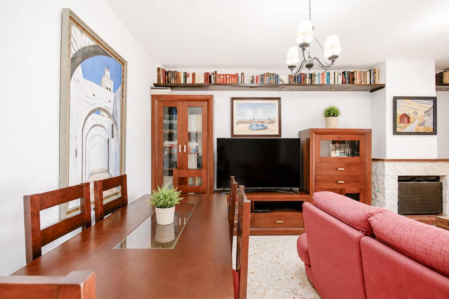3 bedroom Villa for sale in Chiclana de la Frontera with pool garage - € 399,900 (Ref: 9851961)