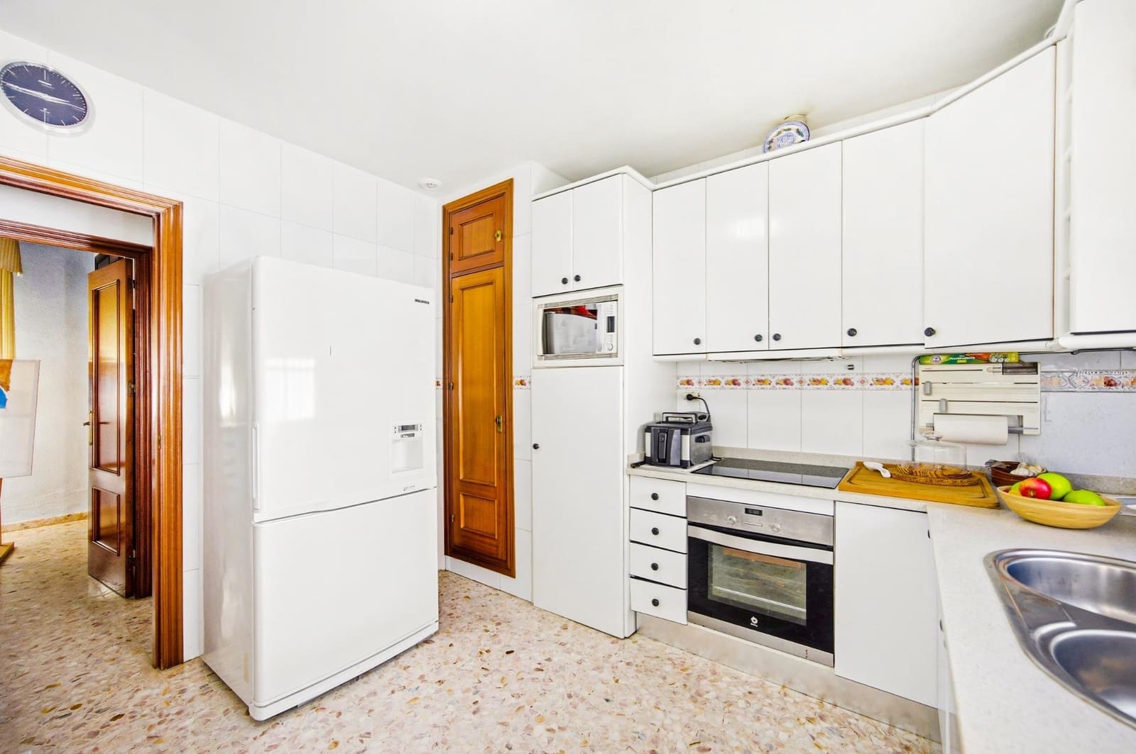 3 bedroom Villa for sale in Chiclana de la Frontera with pool garage - € 399,900 (Ref: 9851961)