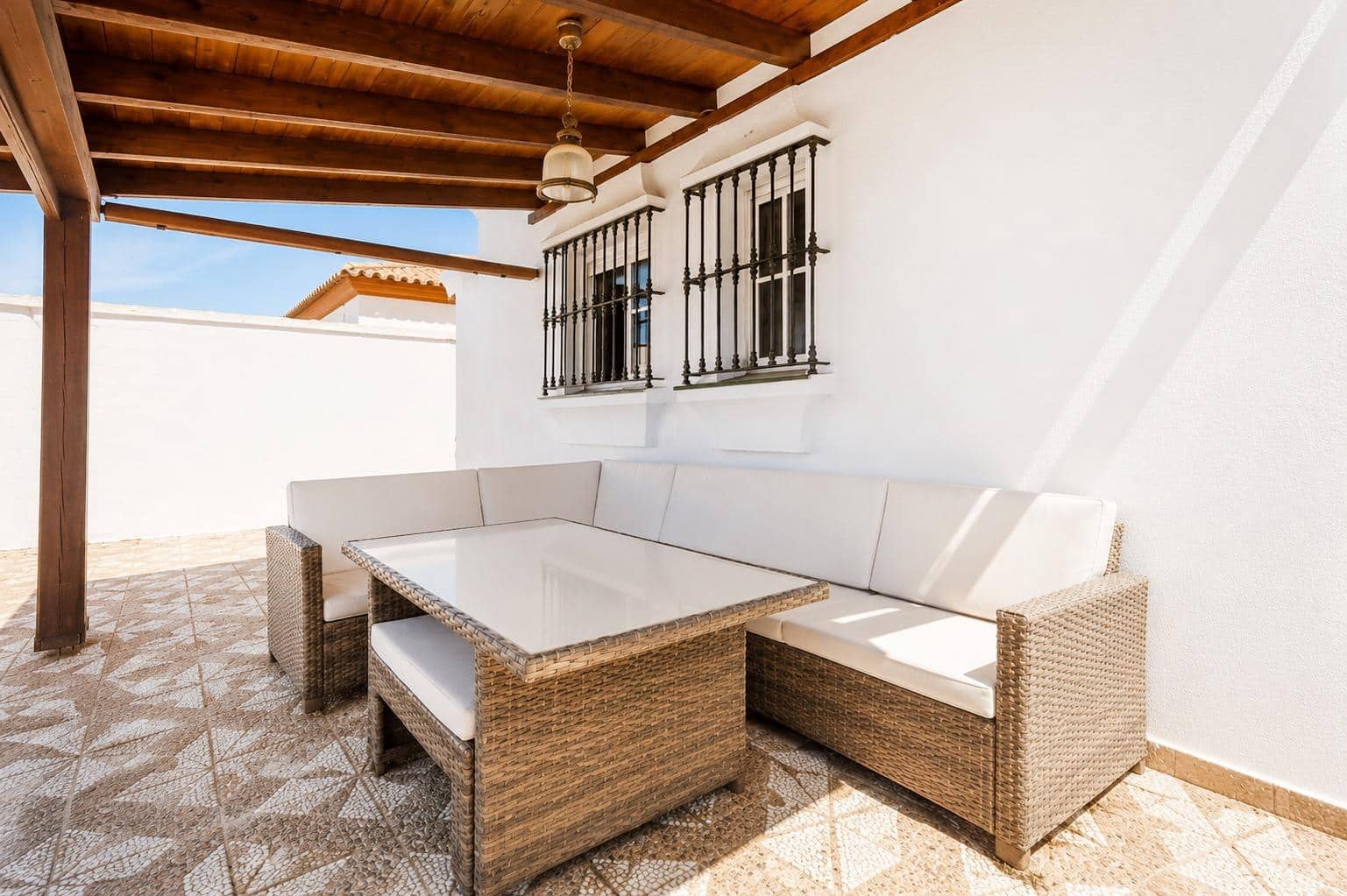 3 bedroom Villa for sale in Chiclana de la Frontera with pool garage - € 399,900 (Ref: 9851961)