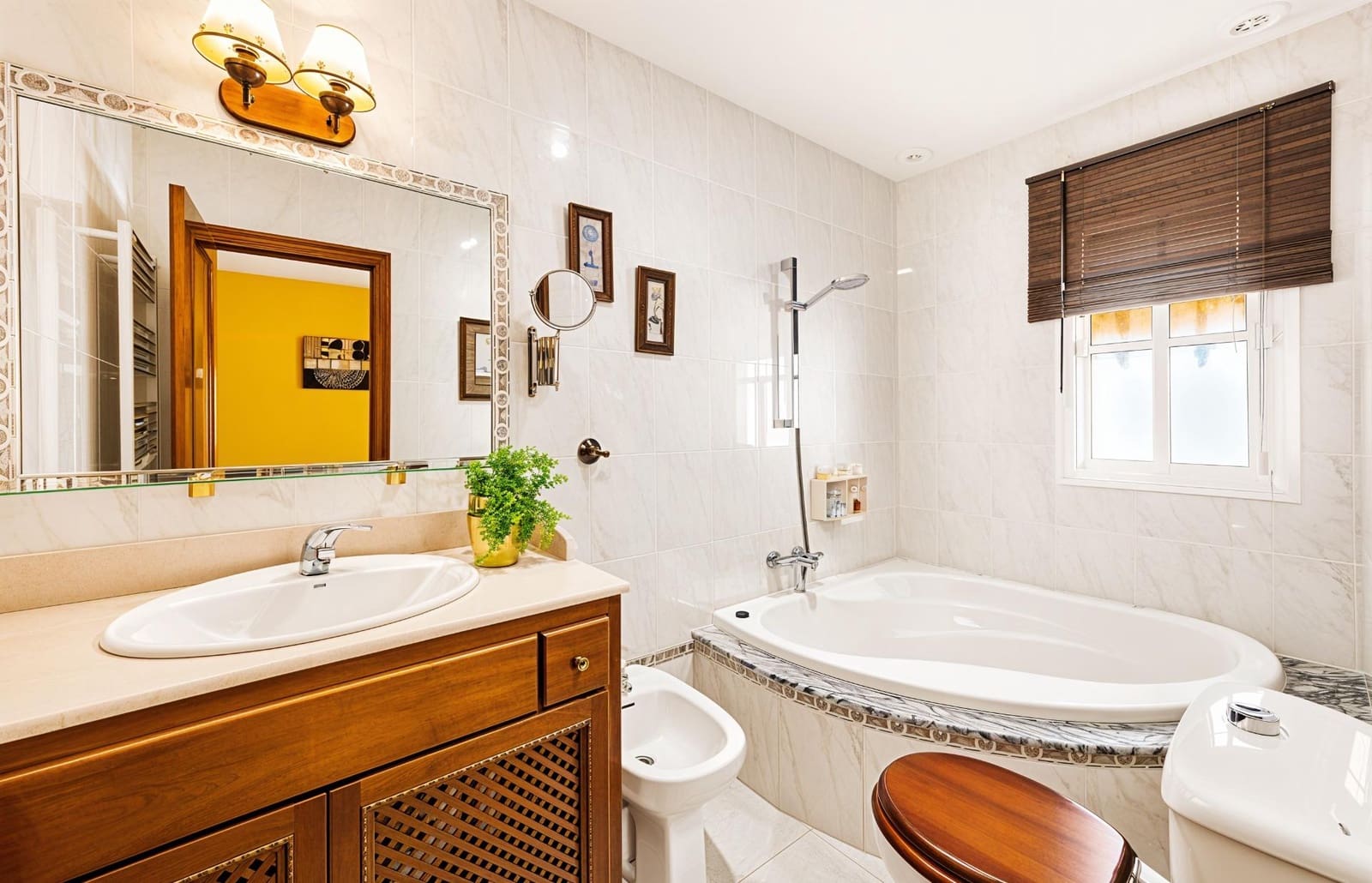Chalet de 3 habitaciones en Chiclana de la Frontera en venta con piscina garaje - 399.900 € (Ref: 9851961)