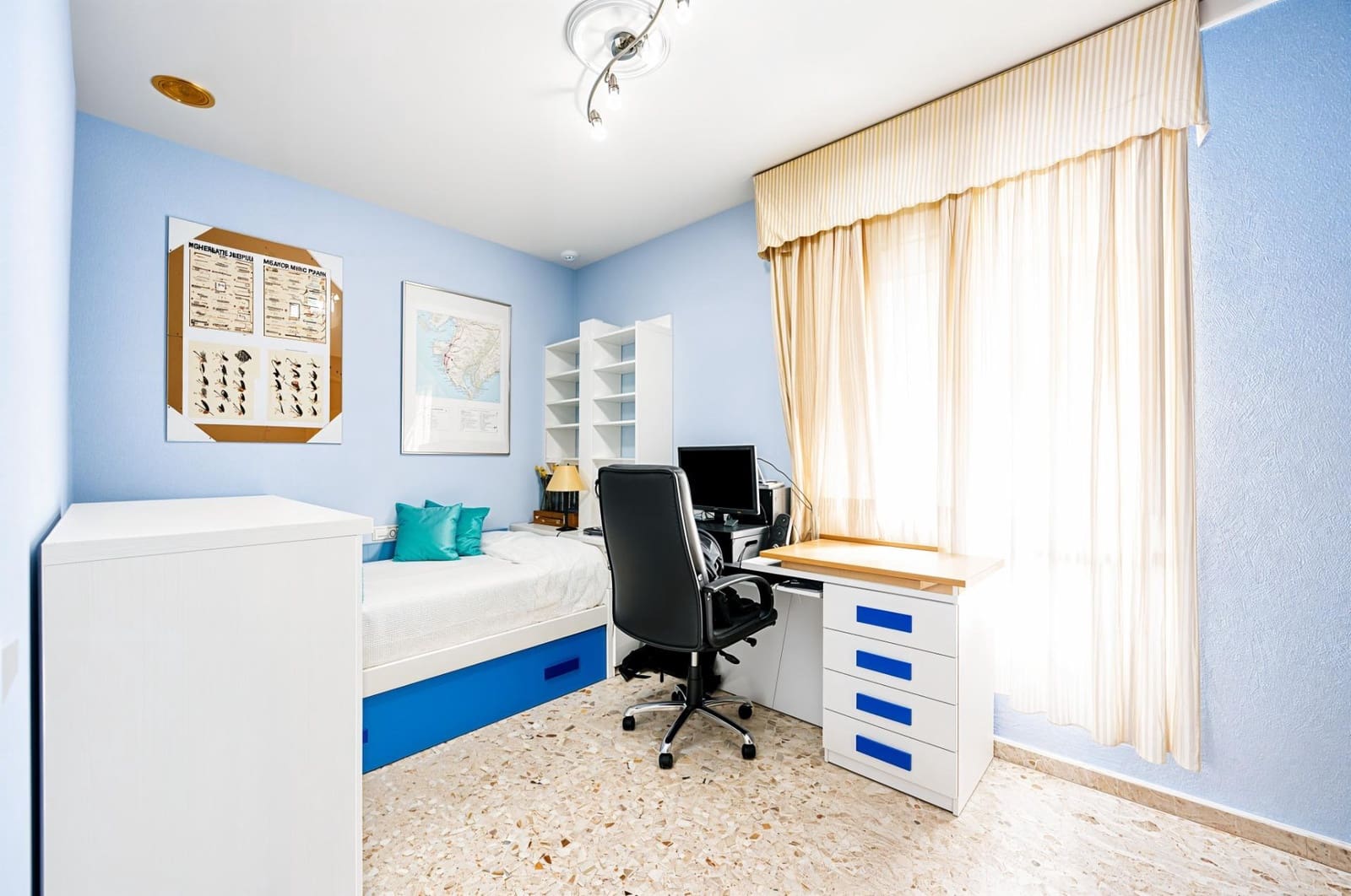 Chalet de 3 habitaciones en Chiclana de la Frontera en venta con piscina garaje - 399.900 € (Ref: 9851961)