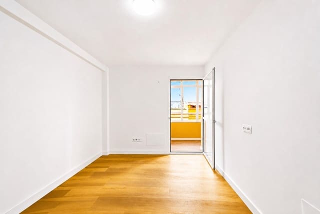 3 sovrum Lägenhet till salu i San Fernando - 159 990 € (Ref: 9865399)