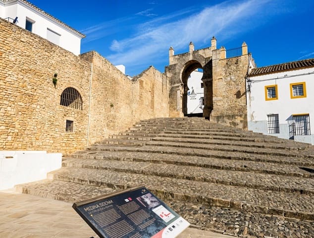 6 Zimmer Haus zu verkaufen in Medina-Sidonia mit Garage - 184.900 € (Ref: 9892576)