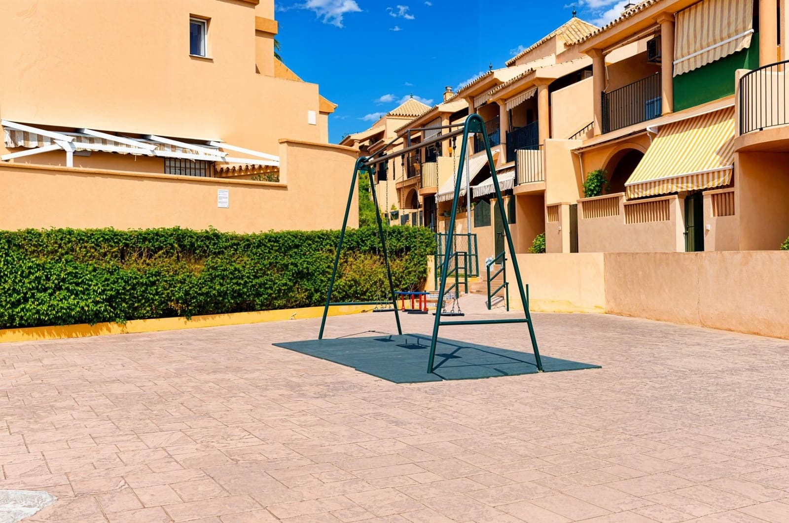 2 quarto Apartamento para venda em Chiclana de la Frontera com piscina garagem - 274 990 € (Ref: 9908216)