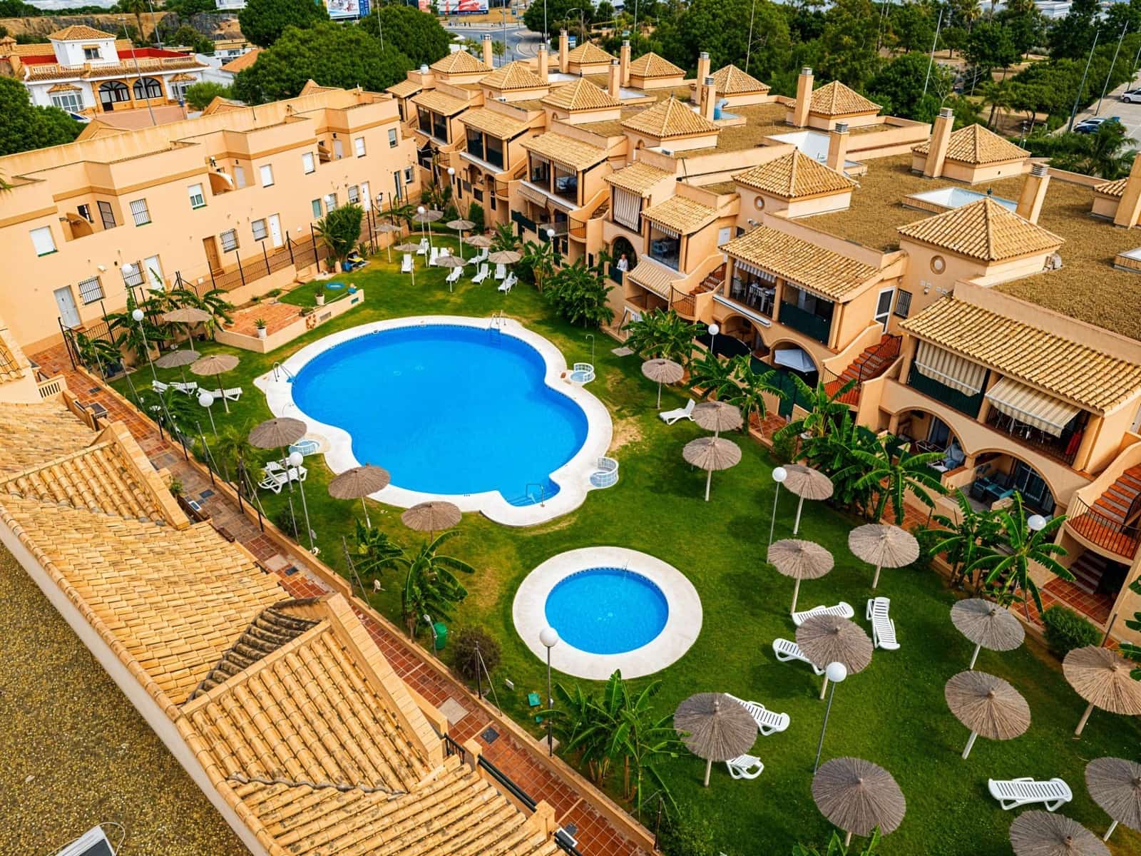 2 quarto Apartamento para venda em Chiclana de la Frontera com piscina garagem - 274 990 € (Ref: 9908216)