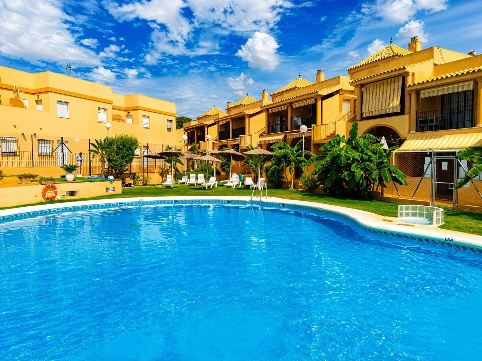 2 quarto Apartamento para venda em Chiclana de la Frontera com piscina garagem - 274 990 € (Ref: 9908216)