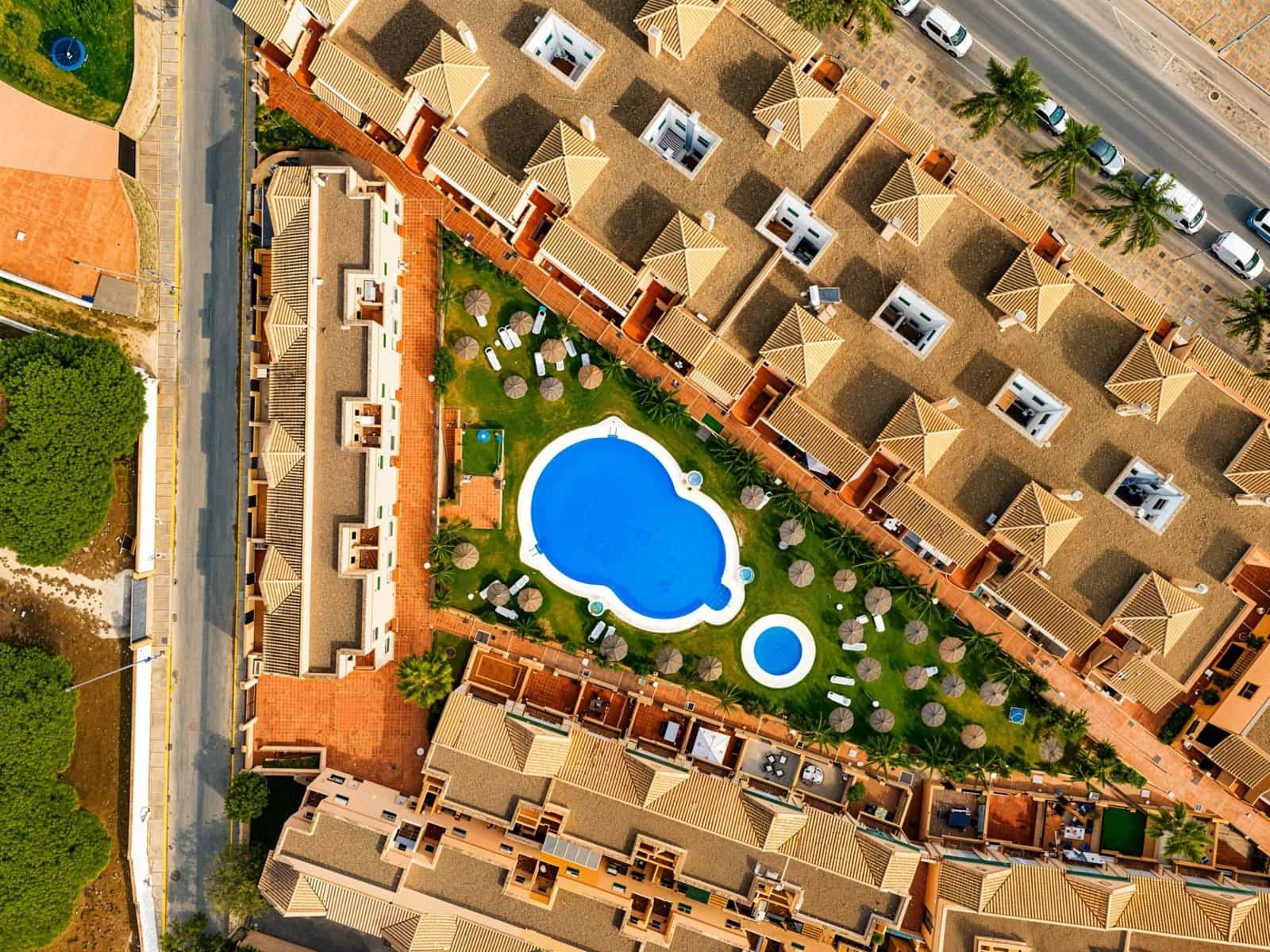 2 quarto Apartamento para venda em Chiclana de la Frontera com piscina garagem - 274 990 € (Ref: 9908216)