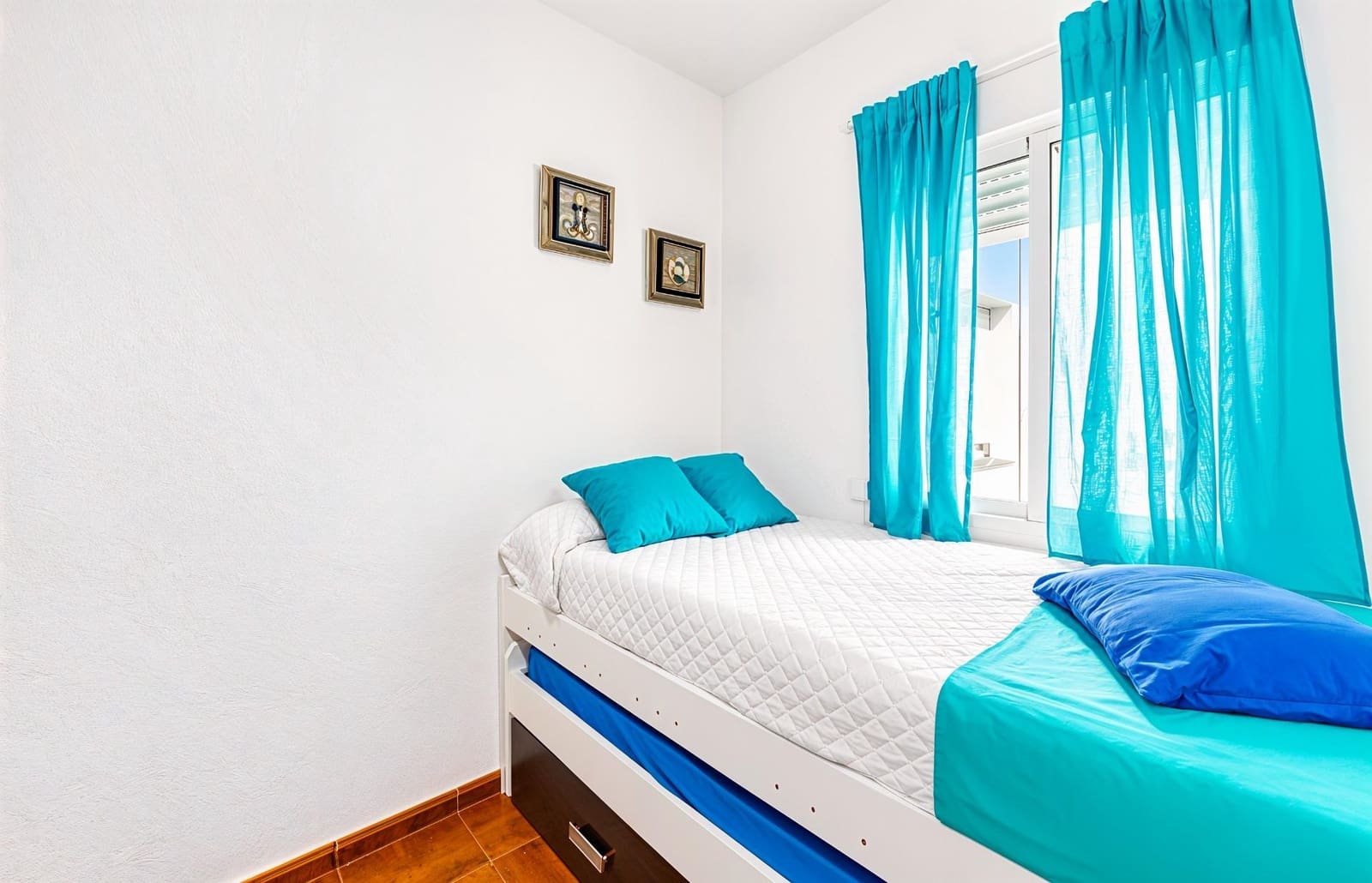 2 bedroom Apartment for sale in Chiclana de la Frontera with pool garage - € 274,990 (Ref: 9908216)