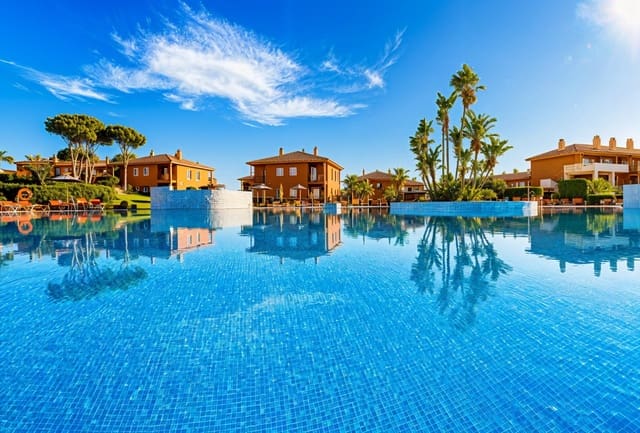 1 bedroom Apartment for sale in Novo Sancti Petri, Chiclana de la Frontera with pool - € 124,990 (Ref: 9913353)