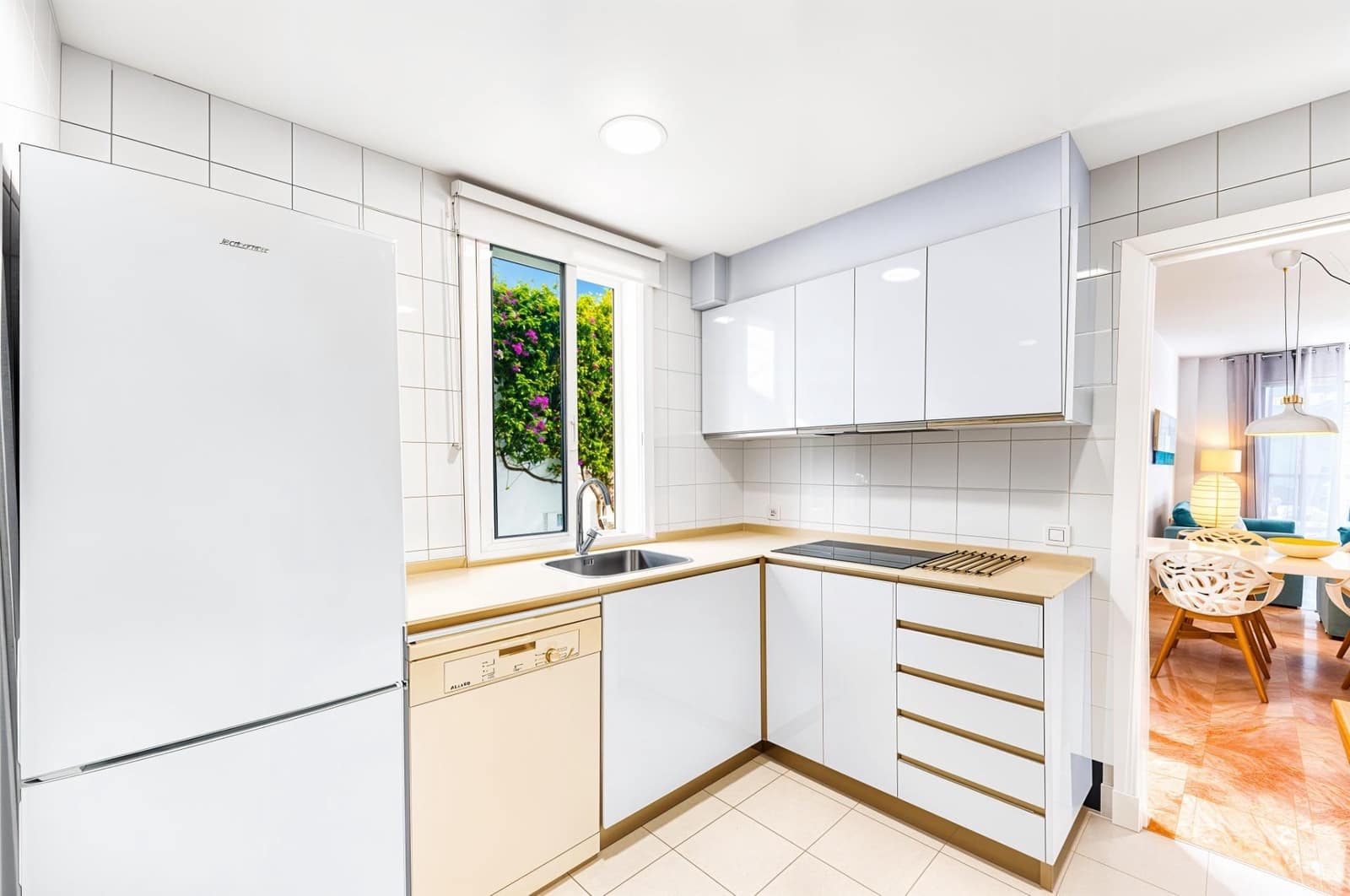 2 bedroom Apartment for sale in Novo Sancti Petri with pool - € 425,000 (Ref: 9929585)