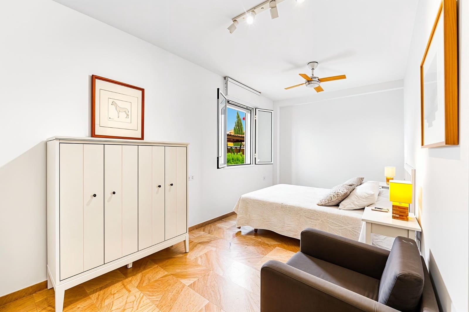 2 bedroom Apartment for sale in Novo Sancti Petri with pool - € 425,000 (Ref: 9929585)