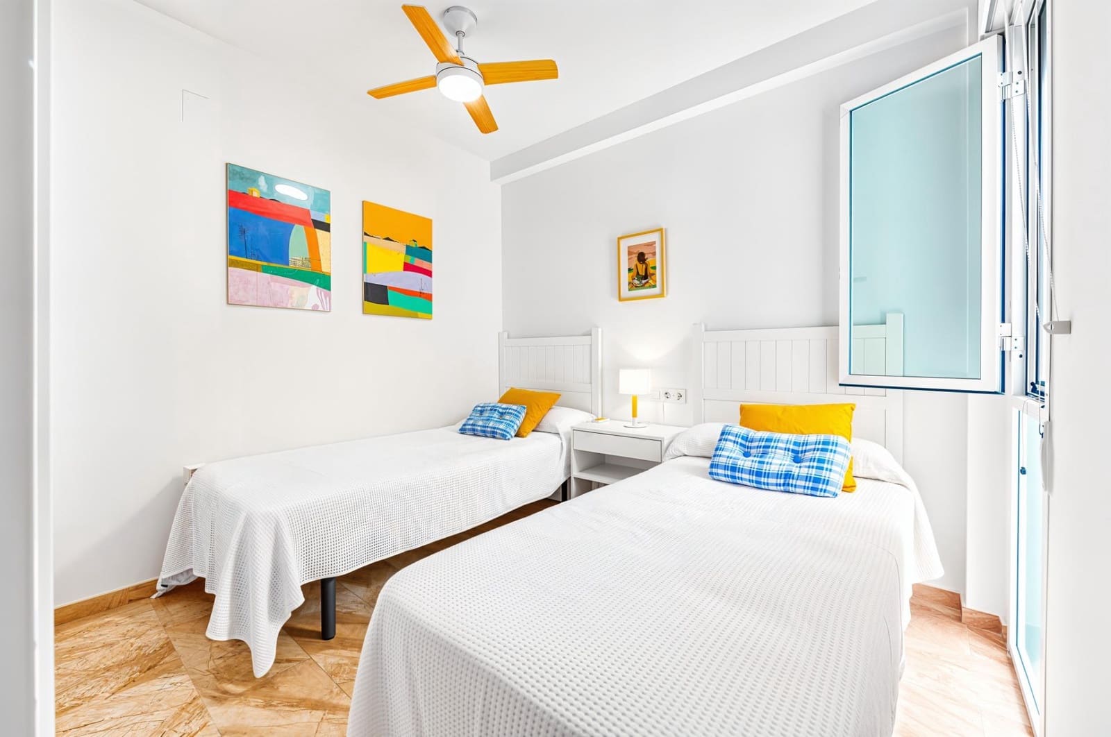 2 bedroom Apartment for sale in Novo Sancti Petri with pool - € 425,000 (Ref: 9929585)